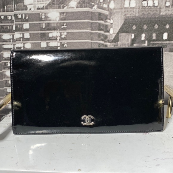 Authentic Chanel CC Patent Leather Wallet - Picture 1 of 17